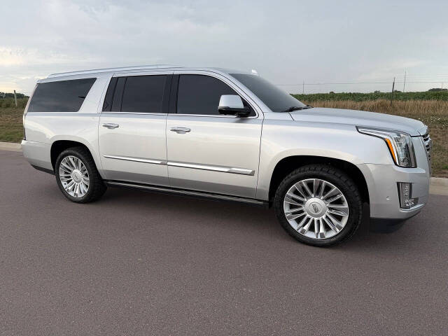 cadillac escalade esv 2017 1GYS4KKJ7HR176513 image cadillac escalade esv 2017 1GYS4KKJ7HR176513 image
